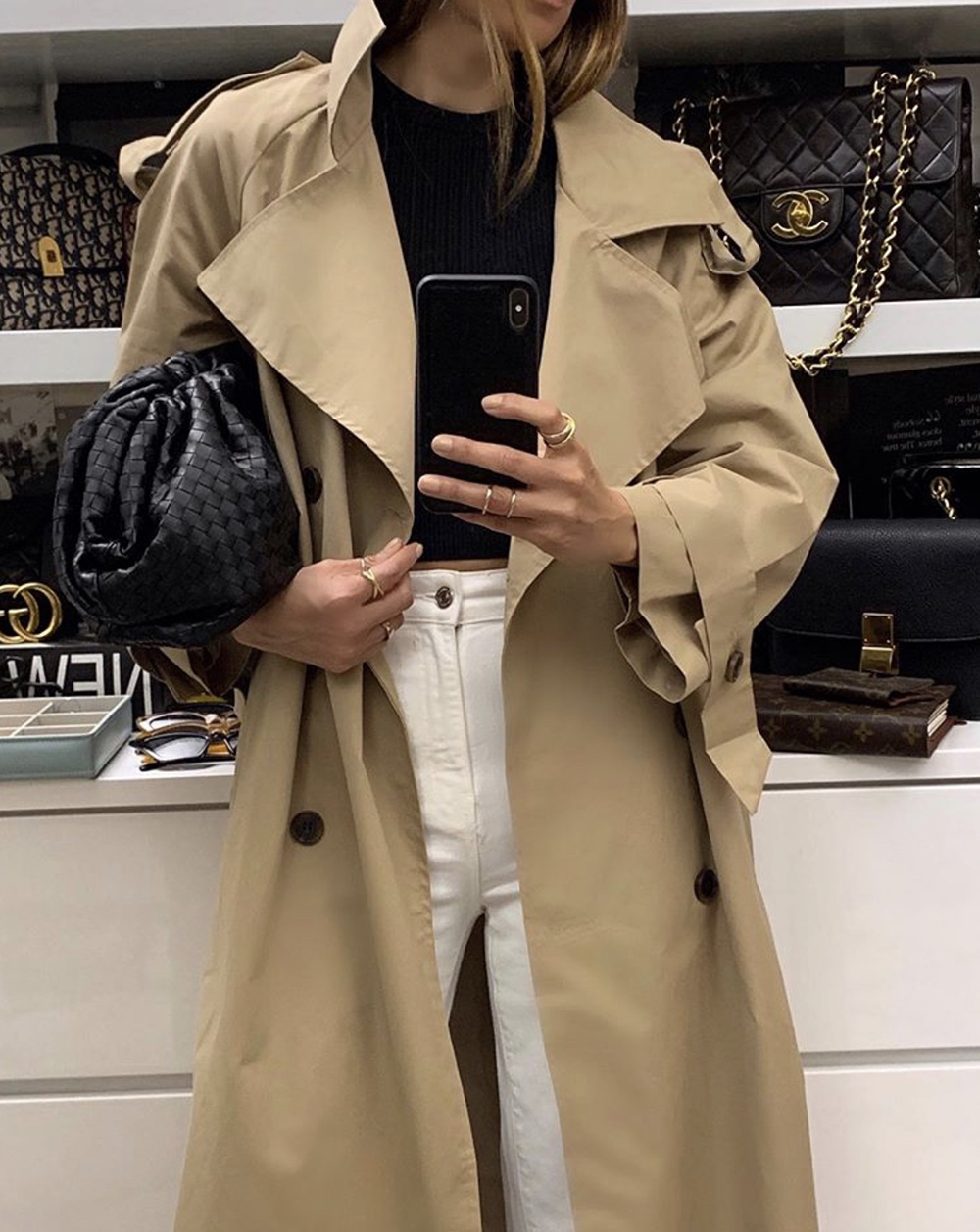 color combinations to wear, oversized trench coat, beige and white outfit | lolario style